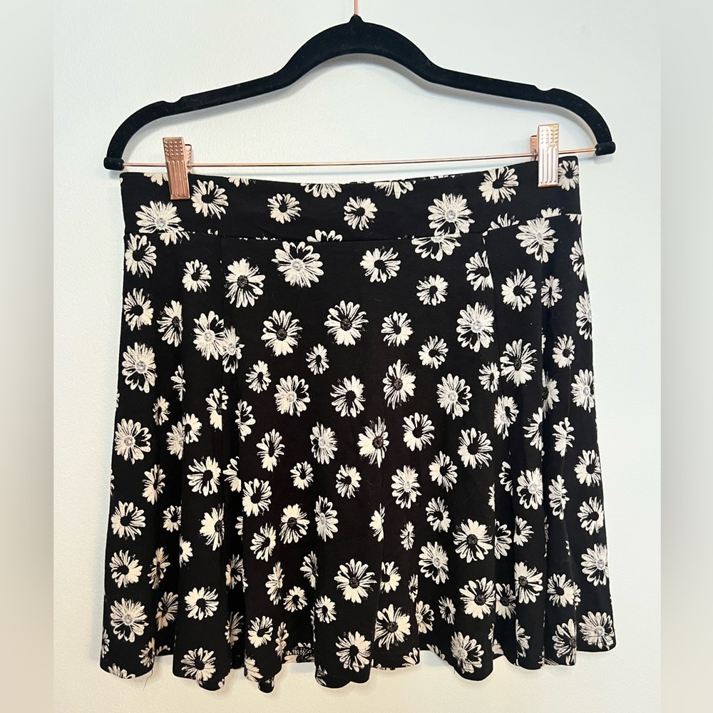 H&M Divided Daisy Mini Skater Skirt